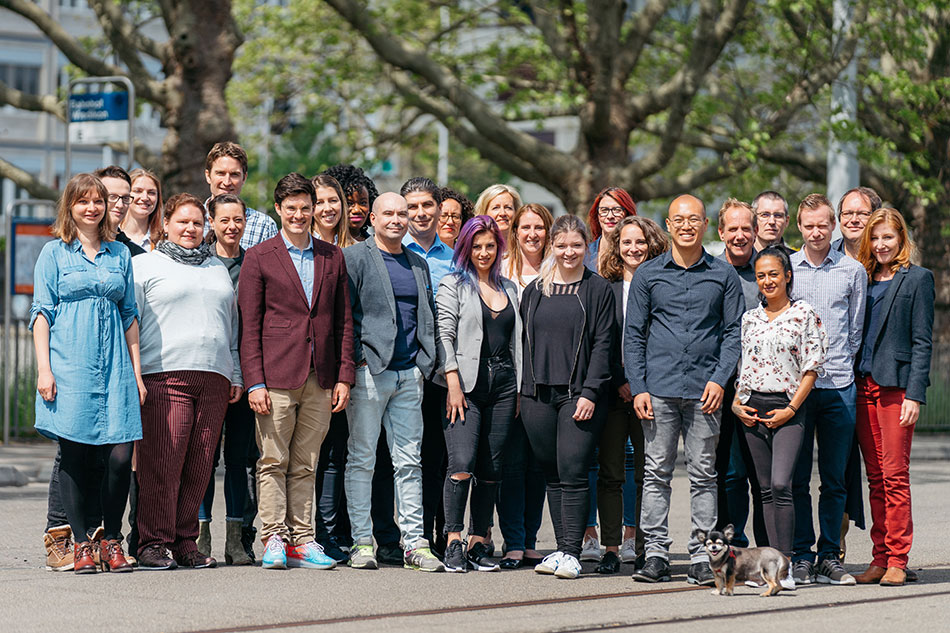 Das quitt. Team zusammen auf einem Foto